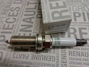 Свечи зажигания 224018760R