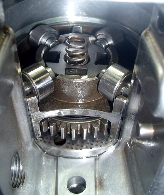 Установка пружины под кулачковый диск Установка пружины