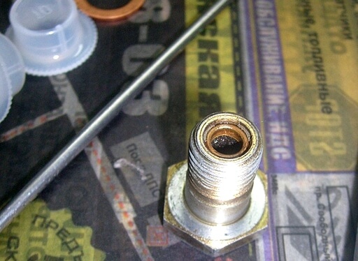 Штуцер обратки Штуцер обратки