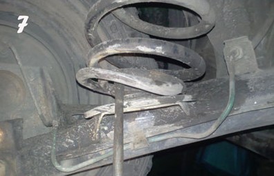 замена амортизаторов, задних пружин