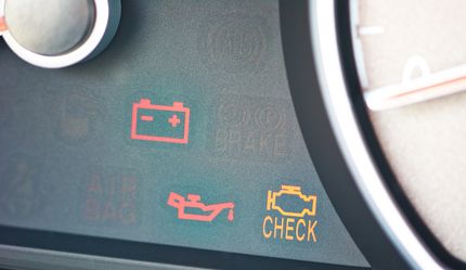 Горит лампа зарядки аккумулятора