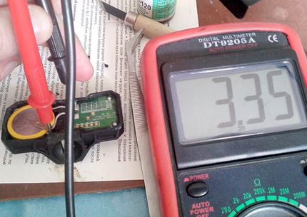 На какой частоте работают датчики давления в шинах