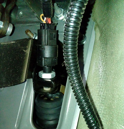 выключатель сигнала торможения