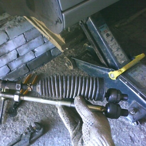 Замена рулевой тяги Toyota Avensis