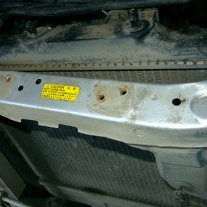 Замена радиатора Mazda Demio