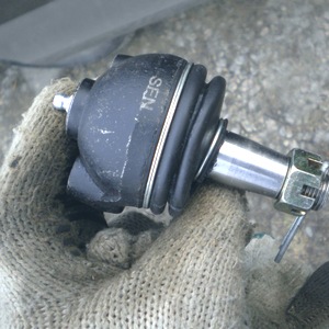 Замена шаровой опоры Hyundai Starex/H-1