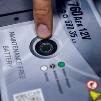 Проверка плотности электролита в аккумуляторе