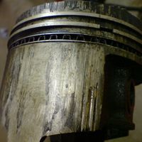 Закоксованный поршень