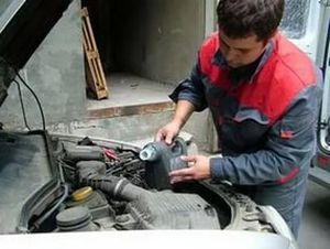 Периодичная замена моторного масла