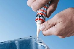 Нанесение герметика