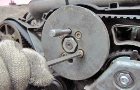 Замена ремней привода ГРМ и ТНВД на Audi A6 2.5 TDI V6