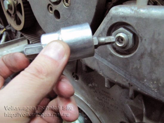 Замена ремней привода ГРМ и ТНВД на Audi A6 2.5 TDI V6