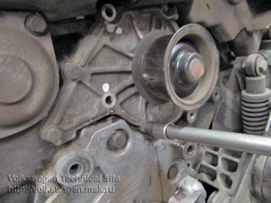 Замена ремней привода ГРМ и ТНВД на Audi A6 2.5 TDI V6