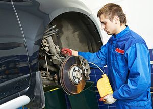 Слив тормозной жидкости