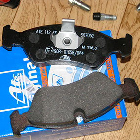 Тормозные колодки Ate 13.0460-7052.2