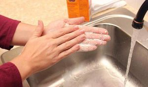 Как отмыть руки от смазки