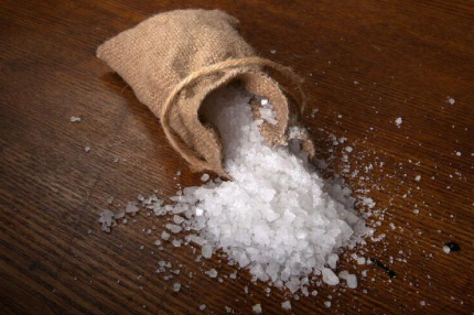 Мешочек с солью помогает при запотевании стекол в авто