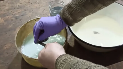 Процесс обработки ключа скребком