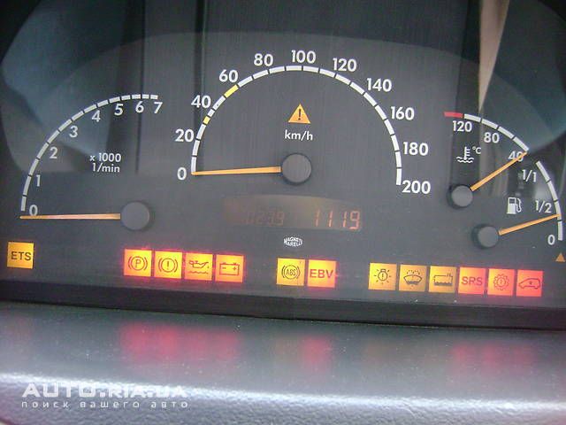 Горит на спринтере. Значки на панели Мерседес Вито 638. Mercedes Sprinter CDI индикатор масла. Мерседес Спринтер 903 лампочки на панели. Панель приборов Мерседес Спринтер 515.