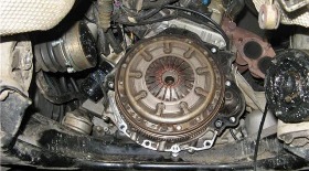 Замена сцепления на двигателе BSE в Volkswagen Golf 5 1.6