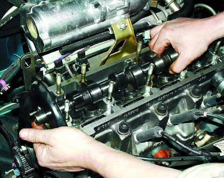 Замена сальников клапанов ВАЗ 2110 с двигателем 8 клапанов без снятия ГБЦ - подробная инструкция