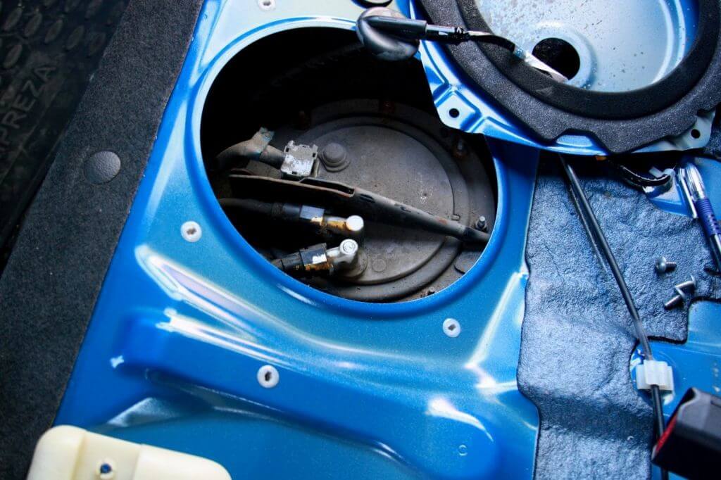 Фильтр топливный (подвесной) - замена Subaru Impreza в Краснодаре КЛЮЧАВТО | Лайт