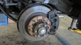 Замена передних колодок Mitsubishi Pajero Sport V6 3.0