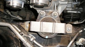 Как самостоятельно заменить демпферные опоры двигателя на Ford Focus 2