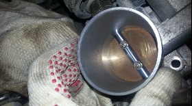 Снятие и чистка дроссельной заслонки Субару Форестер